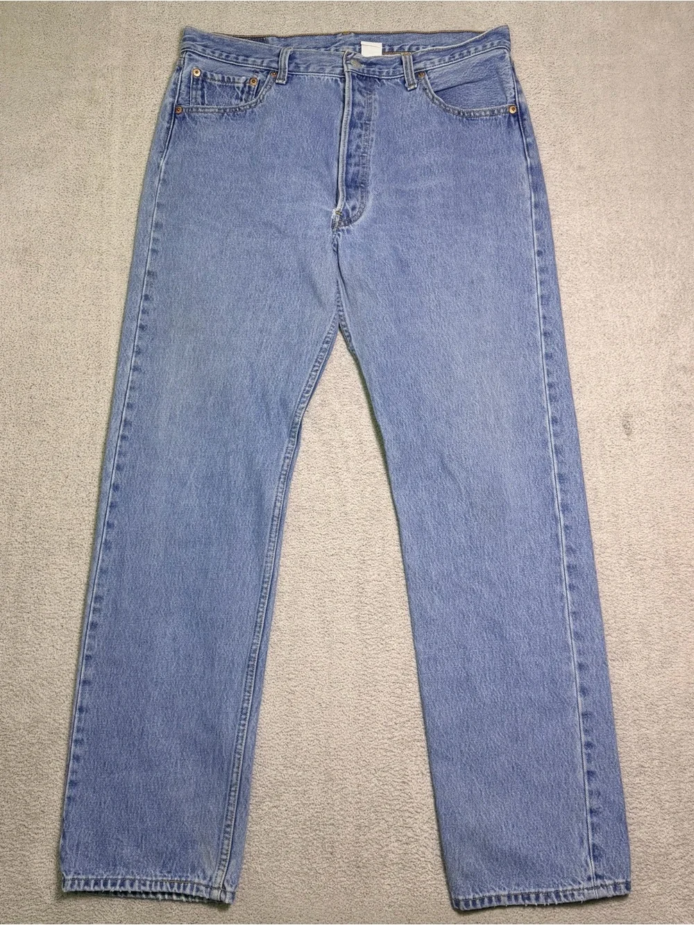 Vintage Levi’s 501 Jeans Men’s 34x32 Blue Light Wash Denim Orginal Straight Fit